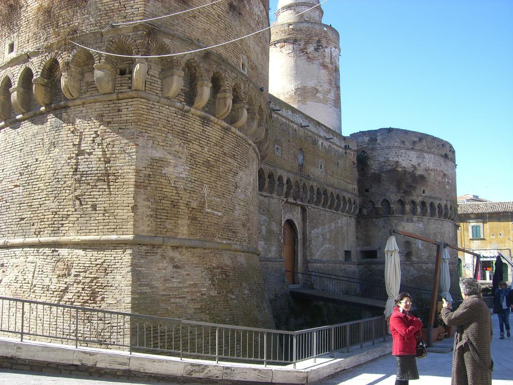 Medieval Apartment Vasto Exterior photo